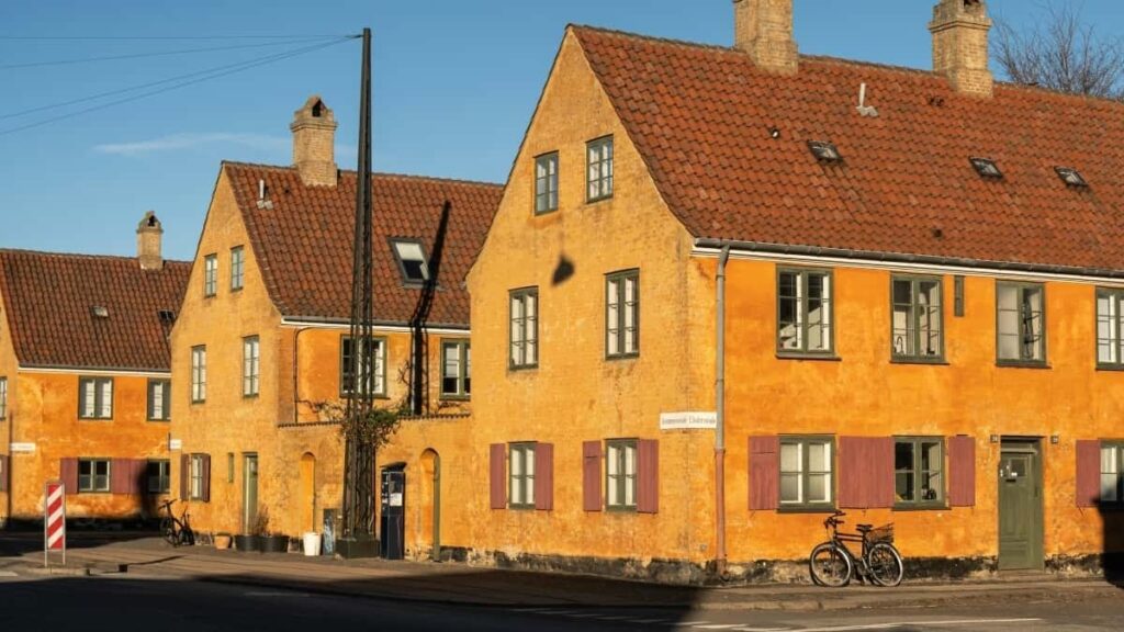 Turkiye'den marka ortaklar icin pratik rehber: Bahreyn'deki Hulu icerik ureticilerini bulma, degerlendirme ve ust duzey creatorlarla ortak urun hatt kurma admlar.