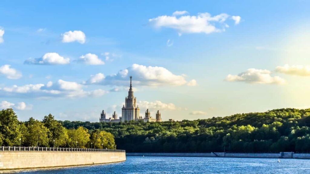 Turkiye'den creator'lar icin uygulamal yol haritas: Threads uzerinden Cekya markalarna nasl ulaslr, icerik ve reklam stratejileri nelerdir, kaytlar nasl olceklersin.