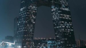 Roposo uzerinden Tanzanyal markalarla ortak paketler olusturmak isteyen Turk creatorlar icin pratik admlar, iletisim taktikleri, odeme ve lojistik gundemi ile yerel genc tuketici trendleri.