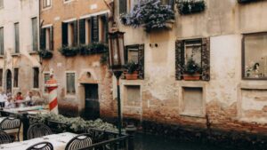 Turkiye'den markalar icin Etiyopya'daki Kuaishou icericilerini tespit, iletisim ve PR paket gonderme admlar; araclar, riskler ve pratik taktikler.