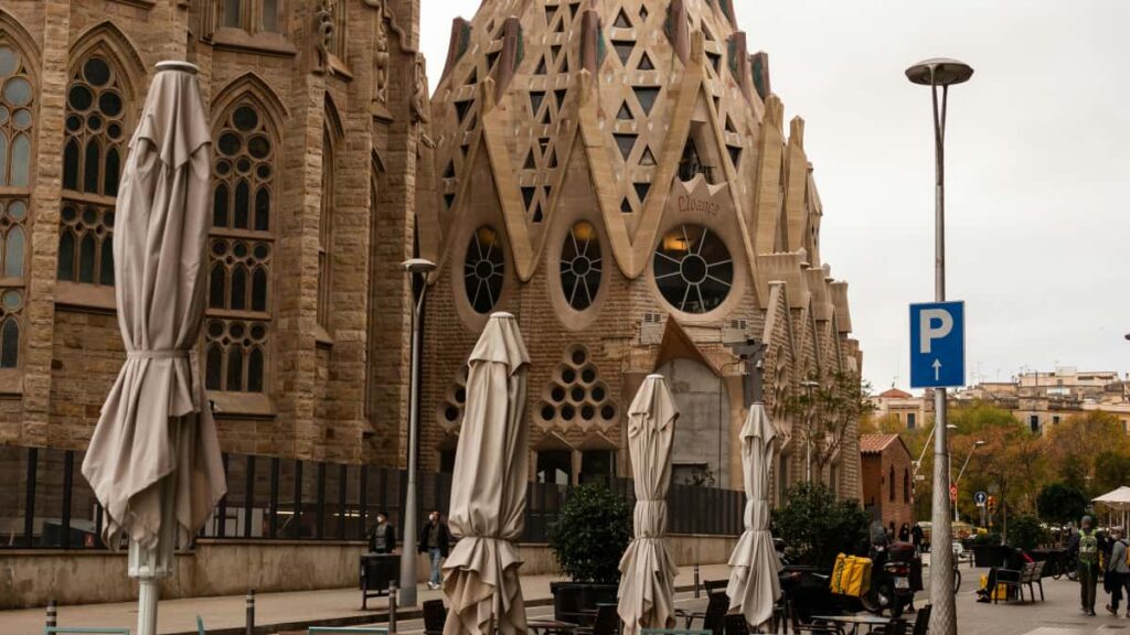 Turkiye reklamclar icin pratik rehber: Lubnan'da Disney Plus temal icerik ureticilerini nasl bulursunuz, snrl sayda drop'lar icin is birligi nasl kurulur, riskler ve kampanya taktikleri.